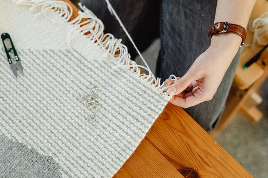 Webkante einfach erklärt: So webst du saubere Ränder